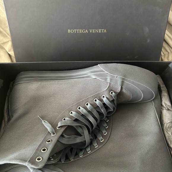 Bottega Veneta Men's Gray Canvas Sneakers